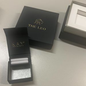 Leo diamond ring box